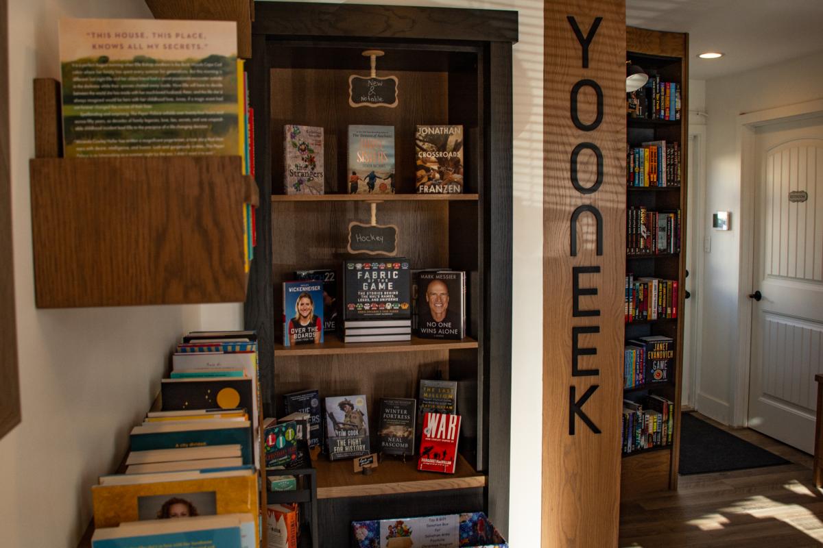 yooneek bookstore