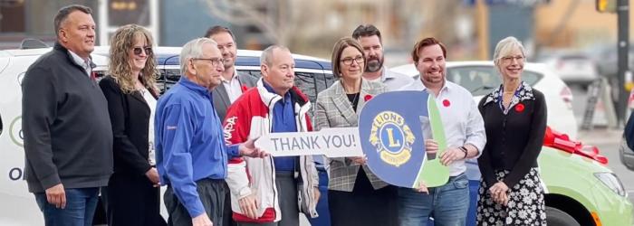 Transit van presentation from Lions Club to Mayor and Council